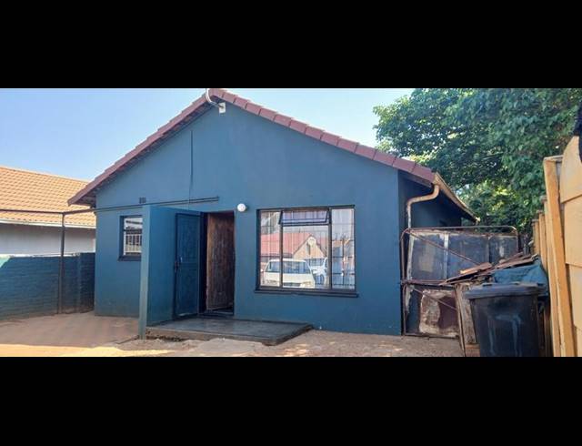3 BEDROOM HOUSE FOR SALE IN ENNERDALE EXT 5
